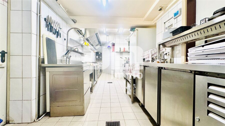 Wohn Gewerbe Ensemble mit 6 neuwertigen Apartments + Restaurant in Traumlage - EG Gastro Küche vollausgestattet